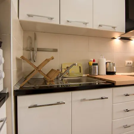 Perla, Family With Parking Apartment