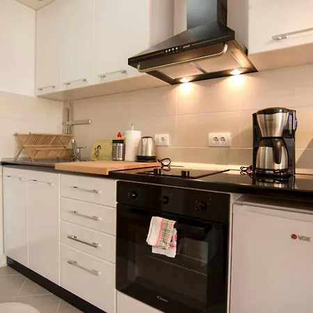 Apartment Perla, Family With Parking *