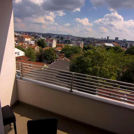 Apartment Perla, Family With Parking *