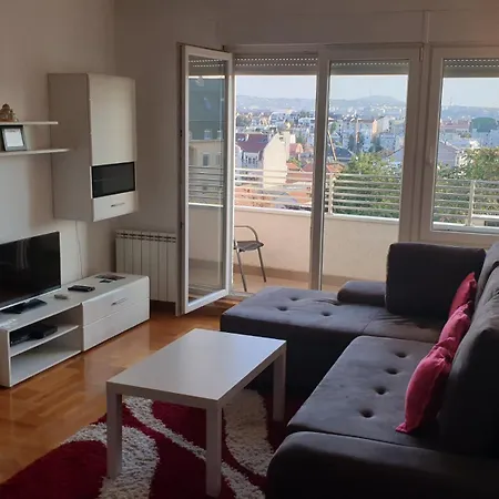 Perla, Family With Parking Apartment *