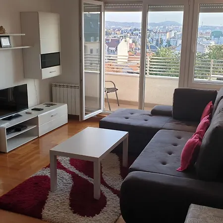 Perla, Family With Parking Apartment